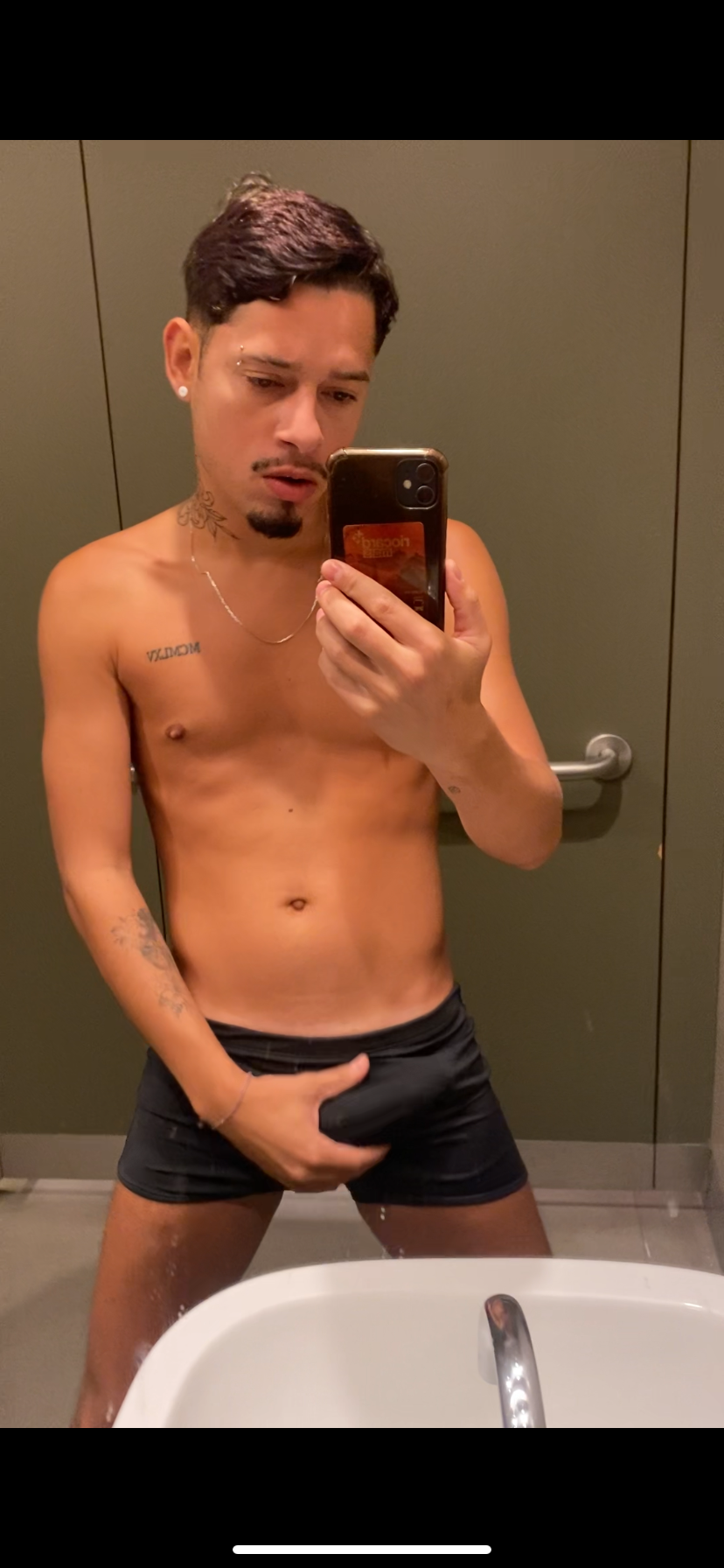 Gozada gostosa de sunga preta