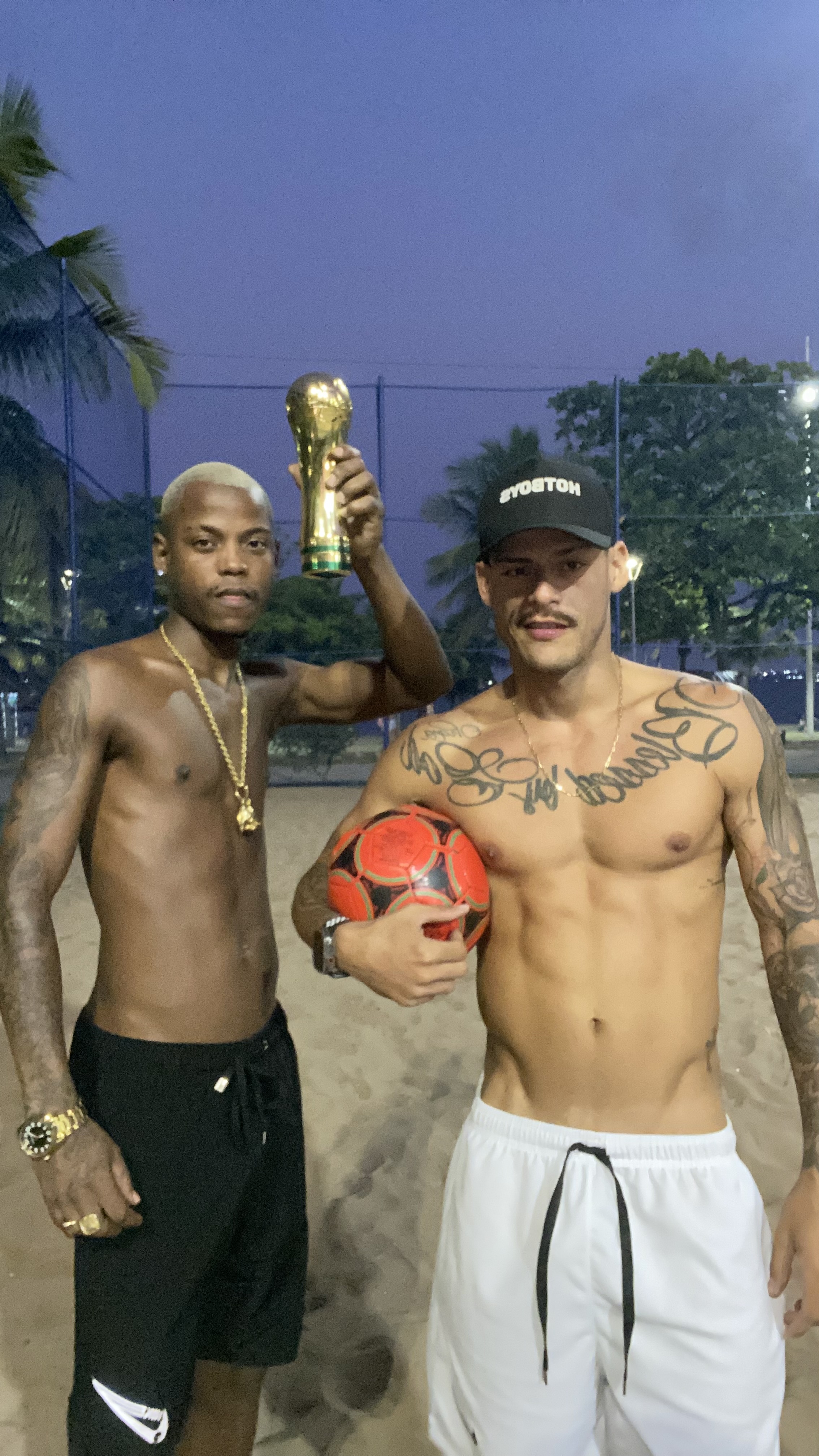 PUTARIA COM O CRIA DA ROCINHA