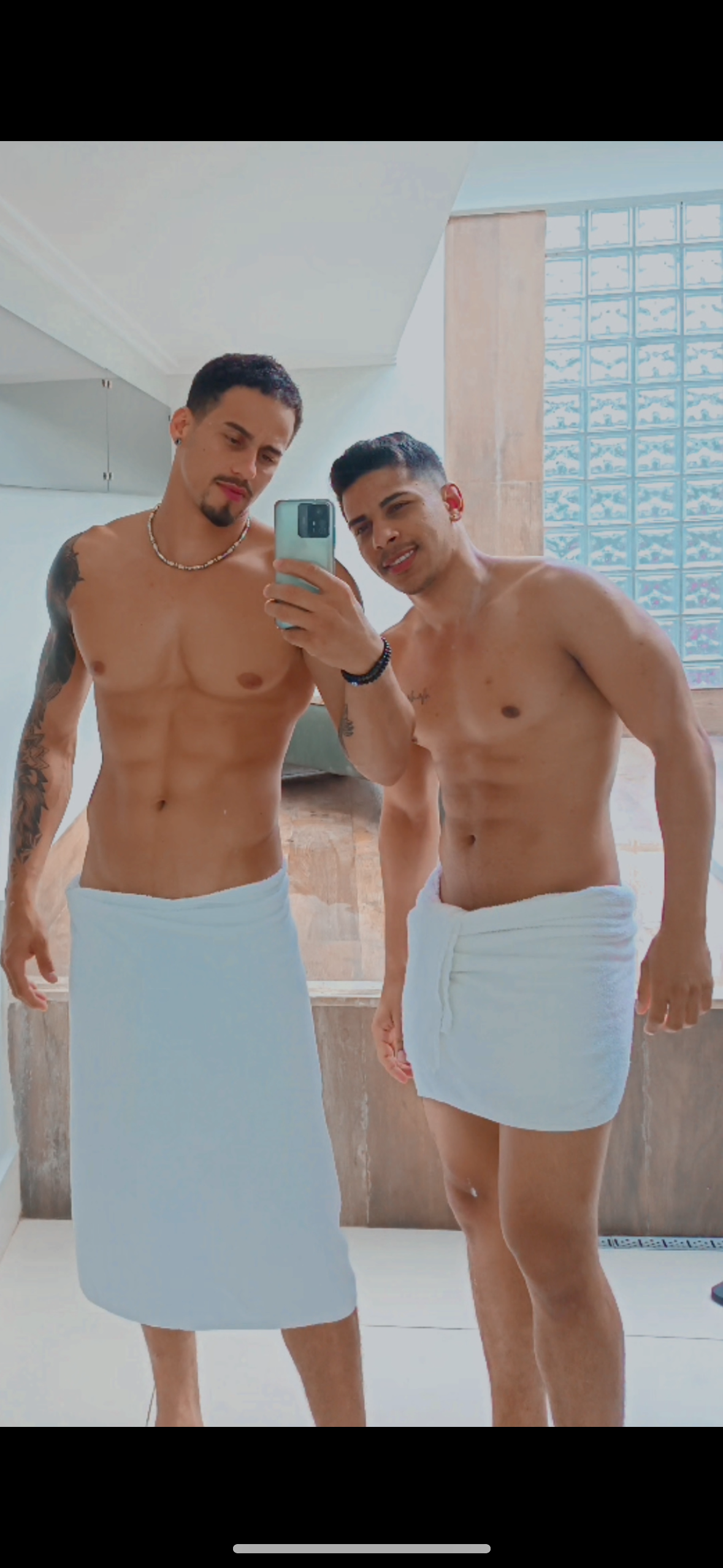 NO HOTEL COM AMIGO HÉTERO