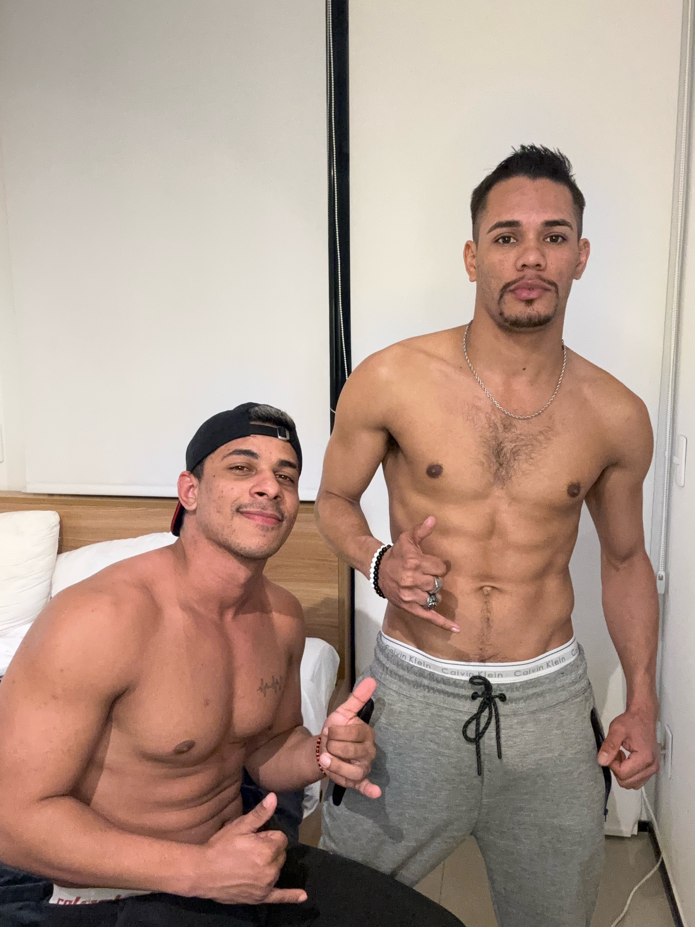 PARCEIRO PEDIU PARA DORMIR EM CASA E ACABOU ME FUDENDO MUITO