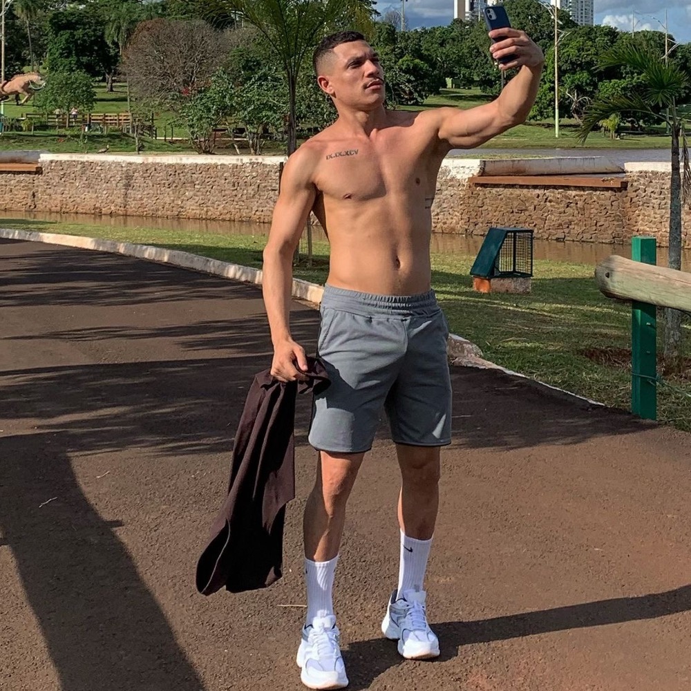 Bruninho - Ator pornô gay brasileiro HOTBOYS