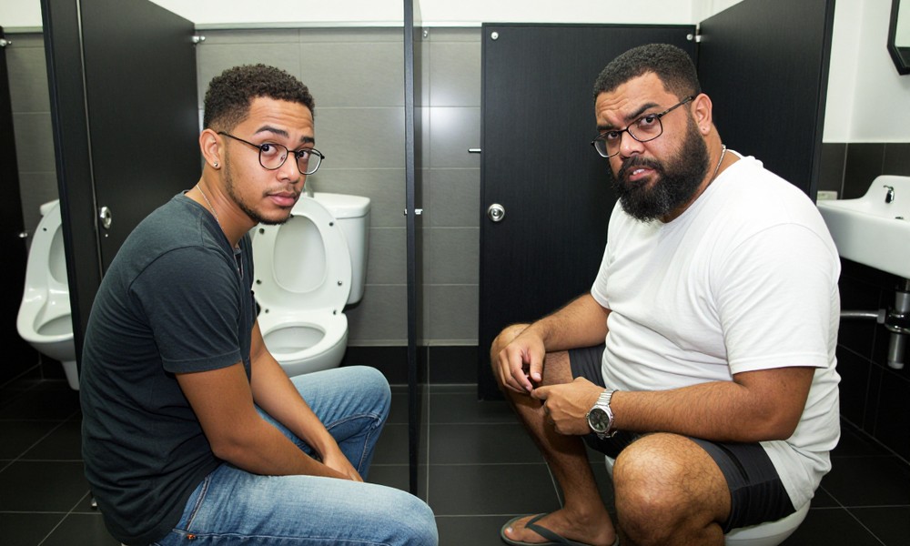 Dei no banheiro do shopping